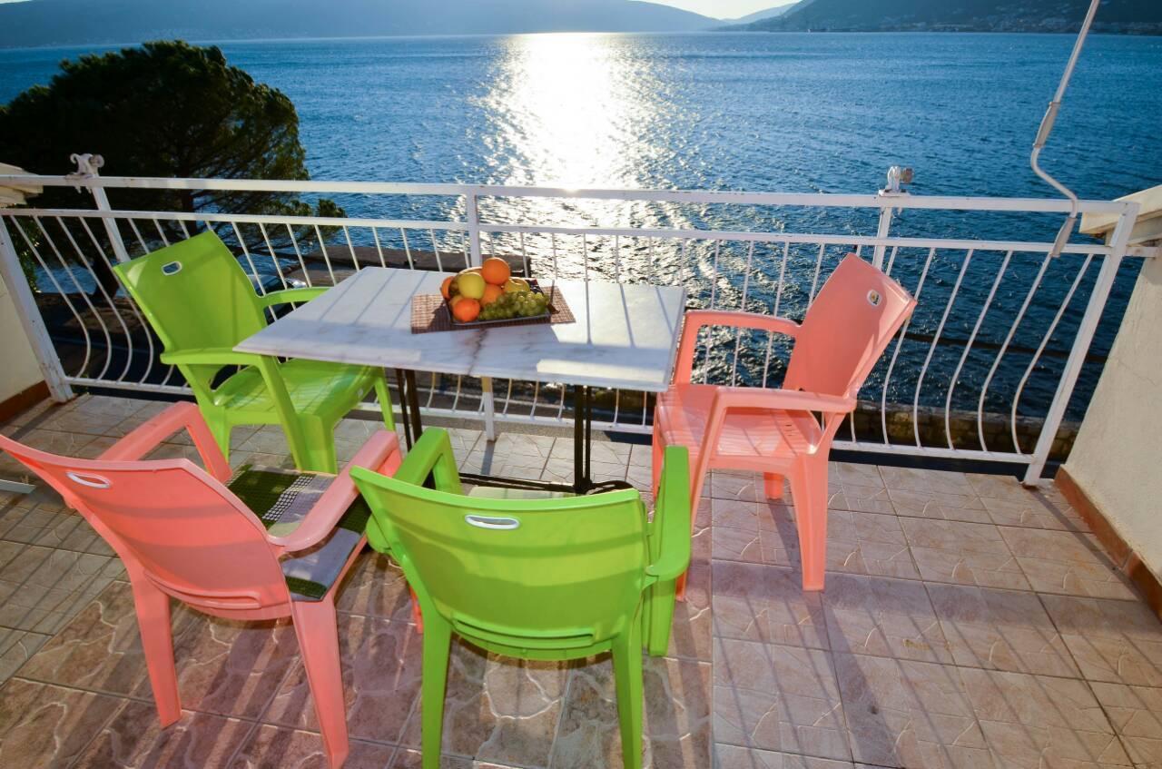 Apartments Olga Tivat Exterior photo